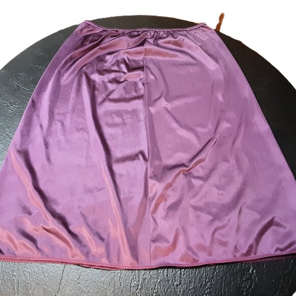 Vintage Plum Nylon Satin Half Slip – Sweet Nothings by Maidenform Size M - Picture 2 of 6